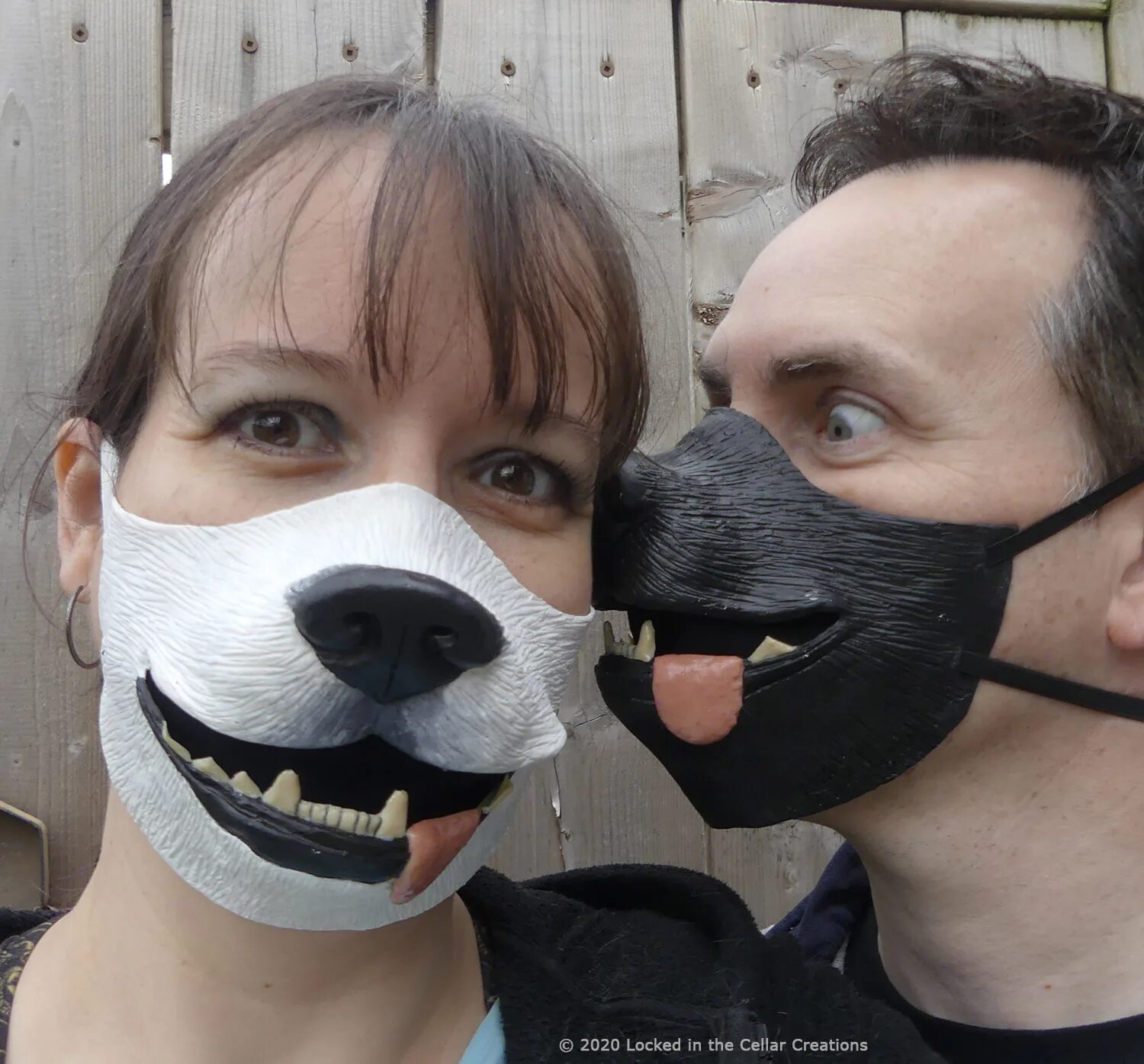 Кто в маске щенка 5. Маска собаки. Парень в маске собаки. Парень в маске пса. Дог фейс маска.