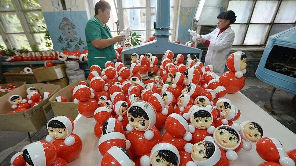 Фабрика игрушек драмтеатр. Завод неваляшек в котовске. фабрика неваляшек в котовске. тамбовский пороховой завод неваляшка. котовск пороховой завод неваляшки.