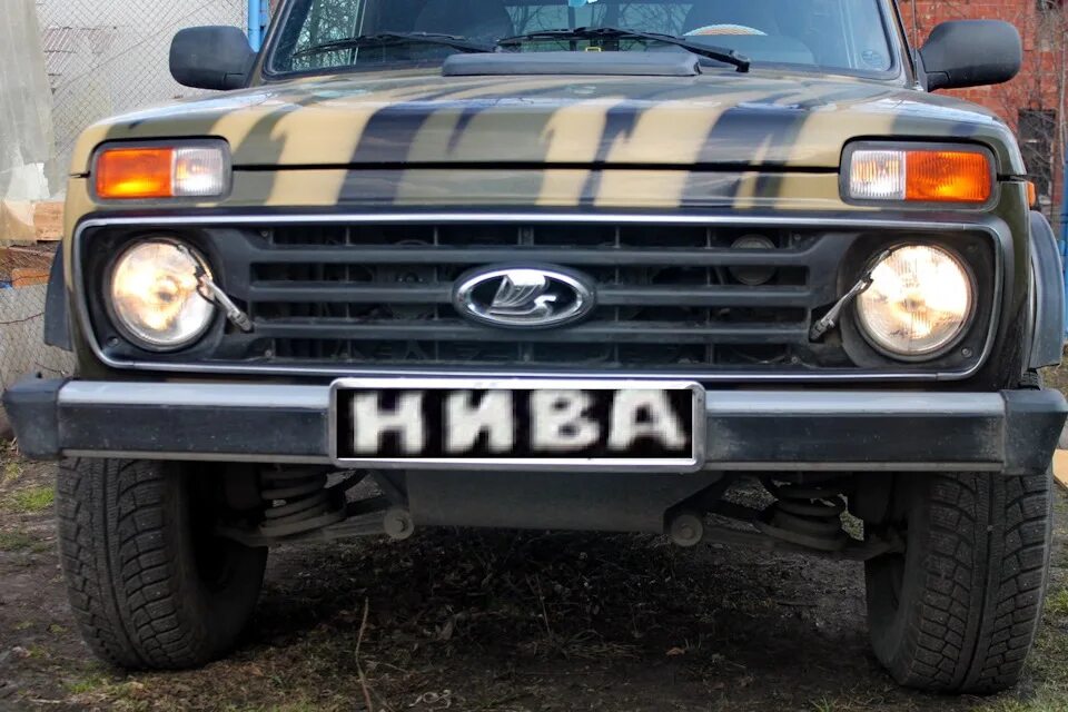 Решетка урбан на ниву 2121. Решетка урбан на ниву 2121. Злая решетка нива 2131. Решетка нива установка. Ваз 2121 решетка урбан.