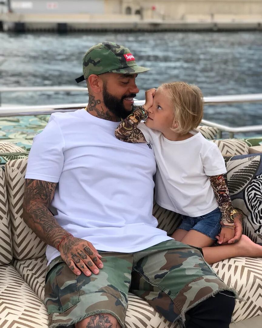 дочь тимати алиса. дочка тимати алиса. дочка тимати алиса. алиса юнусова маленькая. дочь тимати 2021.