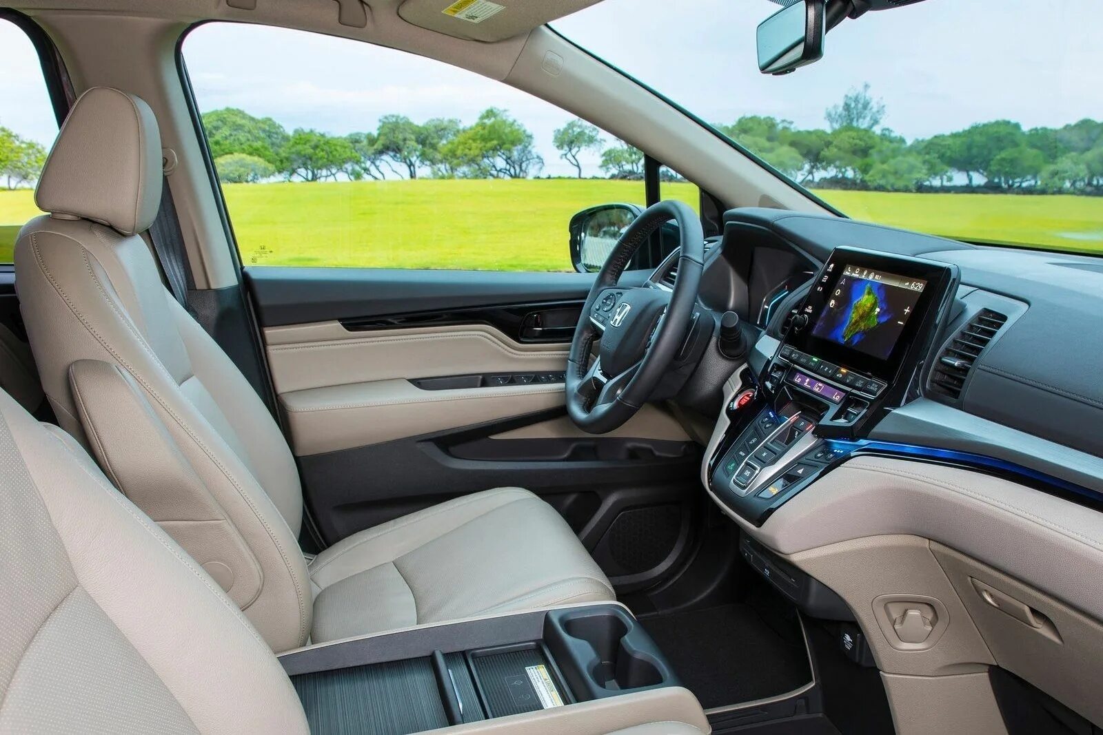 Honda odyssey 2017 года салон. Honda odyssey 2 салон. Honda odyssey 2019 салон. Хонда одиссей 2019 интерьер. Салон одиссея.