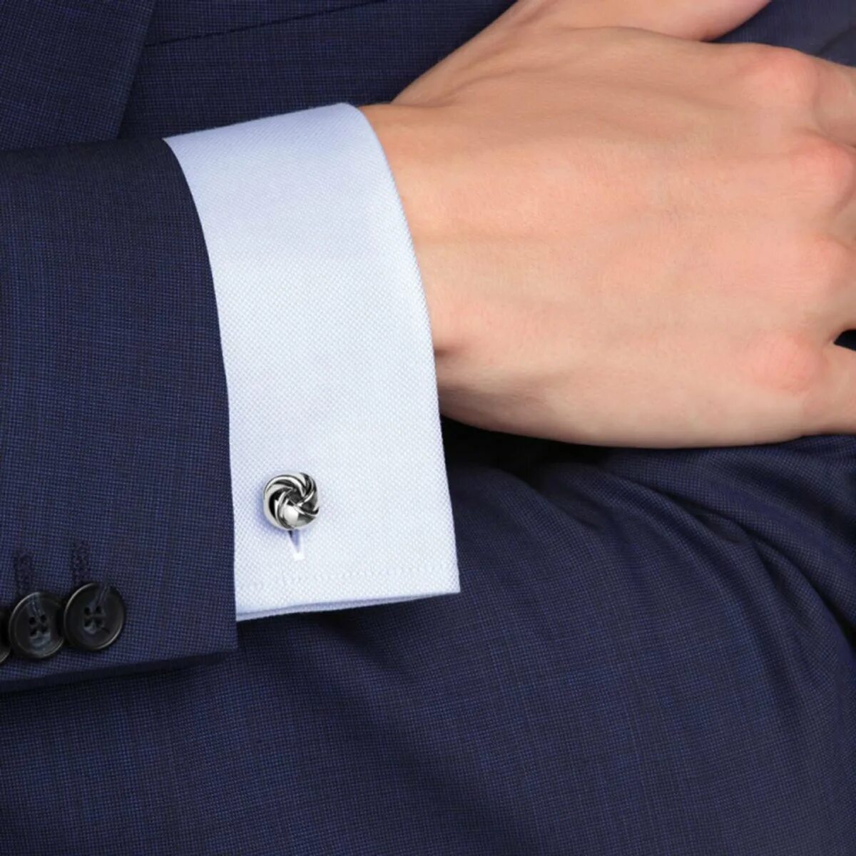 Тонометры омрон автоматические на плечо. Как одеть манжет. Как одеть манжет. Запонки мужские на рубашке. Запонки мужские на рубашке.