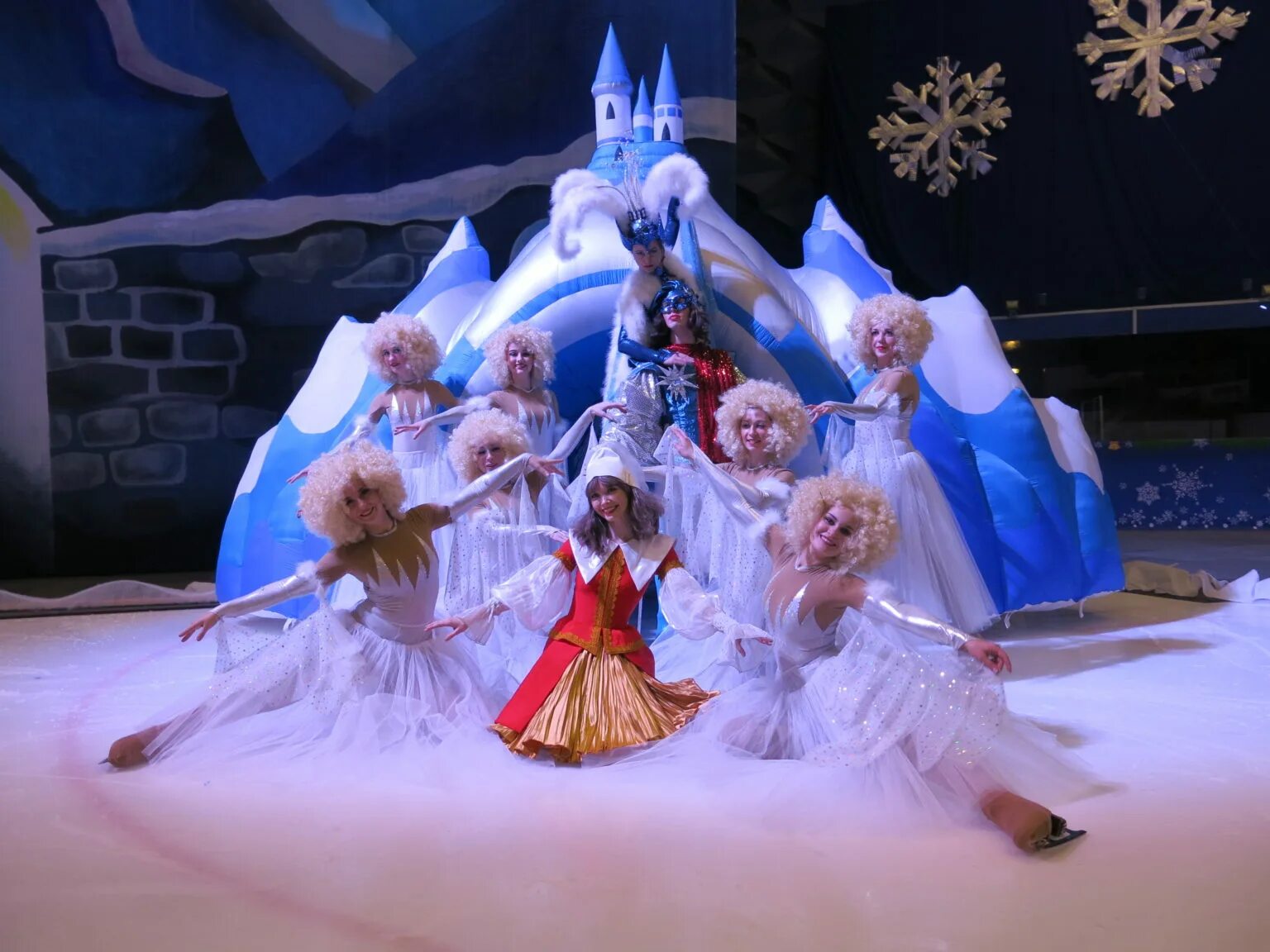 Ленсовета. Снежная королева 30 декабря дк ленсовета. Театр буфф на спектакль "снежная королева". Снежная королева ленсовета афиша. Дк ленсовета снежная королева.