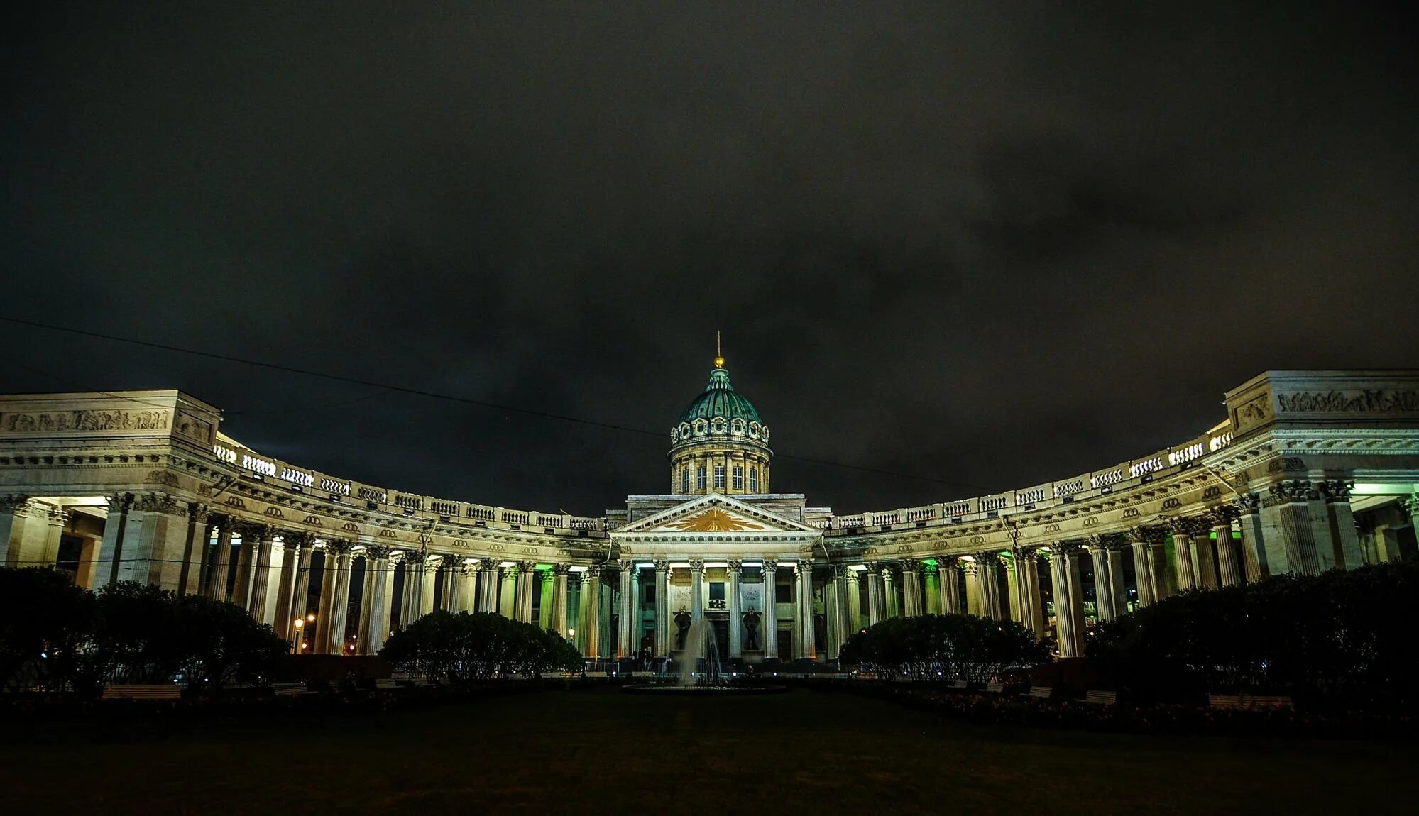 Колоннада Казанского собора в Санкт-Петербурге. Казанский собор Питер. Казанский собор санкт0петербург. Казанский кафедральный собор архитектура