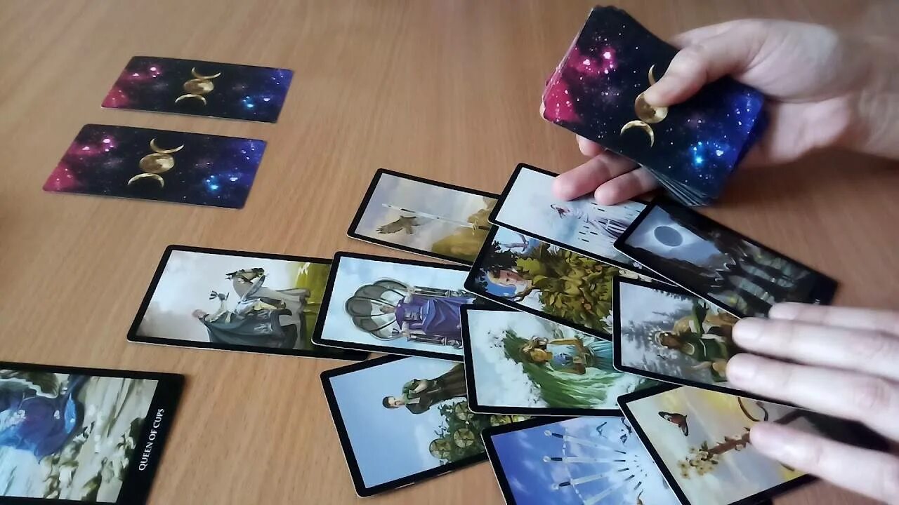 Таро будущее на трех. Таро на будущее. ближайшее будущее в любви таро. гадание на таро. предсказание на ближайшее будущее.