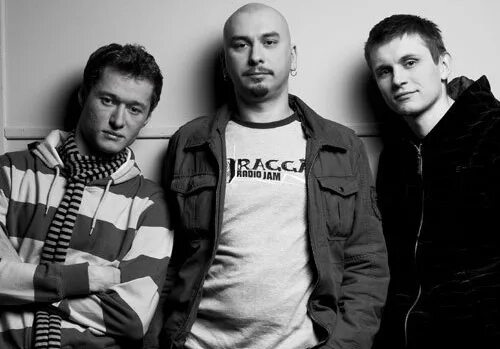 Бумбокс вахтерам год. Бумбокс вахтерам 2008. Бумбокс группа 2022. Бумбокс фото. Группа бумбокс.