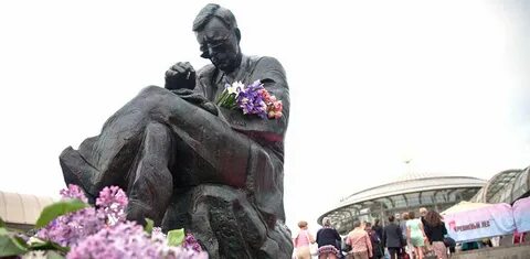 Какой памятник был открыт 9 мая 1966
