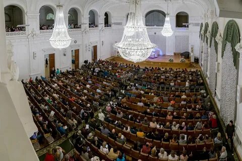 Белый зал политехнического