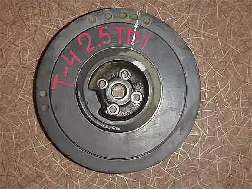 Шкив коленвала фольксваген т4. Шкив коленвала на т4 1. 9. 9 абл. Шкив коленвала ауди 100 с4 2.