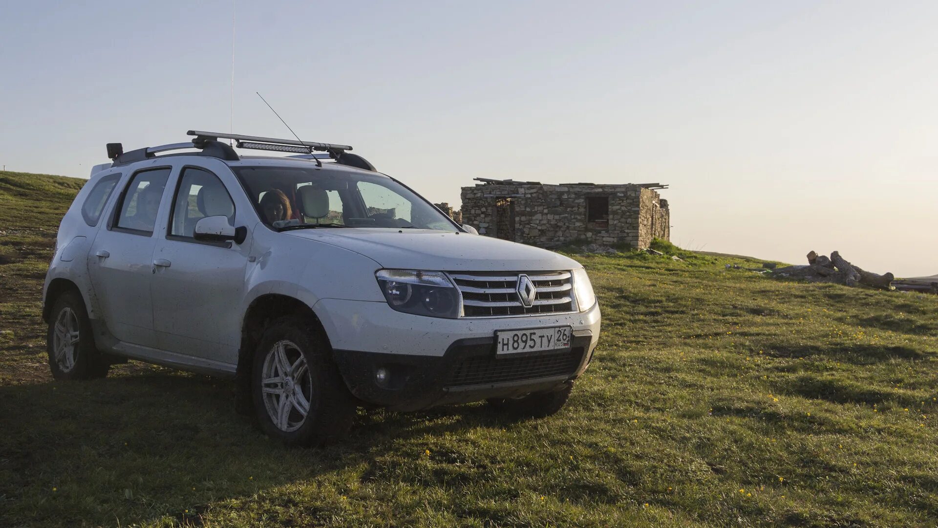 Рено дастер полный привод автомат. Рено Дастер 4wd. Рено Дастер 2.0 4 ВД. Renault Duster привод. Renault Duster полный привод.