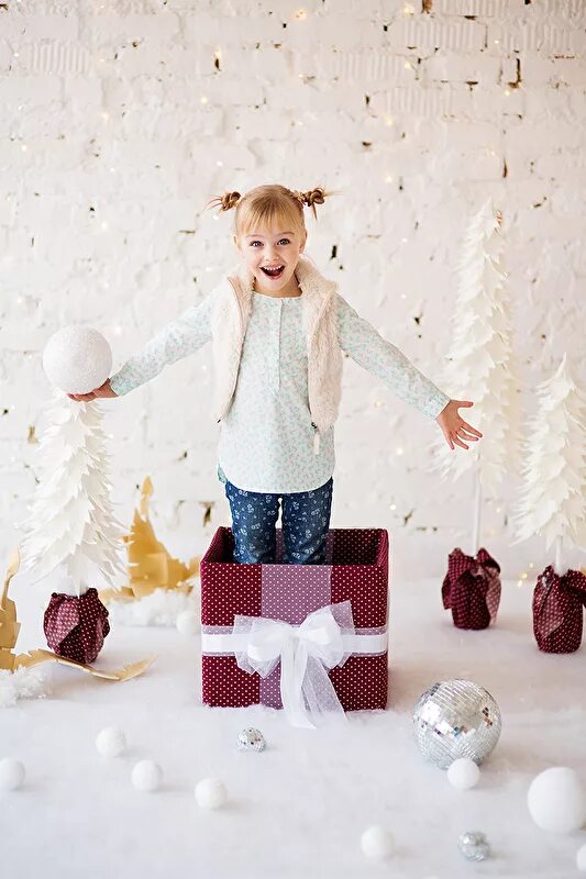 новогодняя фотозона. новогодние фотозоны для детей. фотозона с оленями на новый год. детская зимняя фотозона. детская зимняя фотозона.