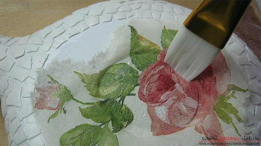 Декупаж как приклеить. Декупаж из салфеток. техника декупажа из салфеток. декупаж для начинающих из салфеток. декорирование салфетками и клеем пва.