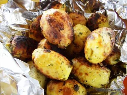 Сколько готовится картошка в фольге на мангале