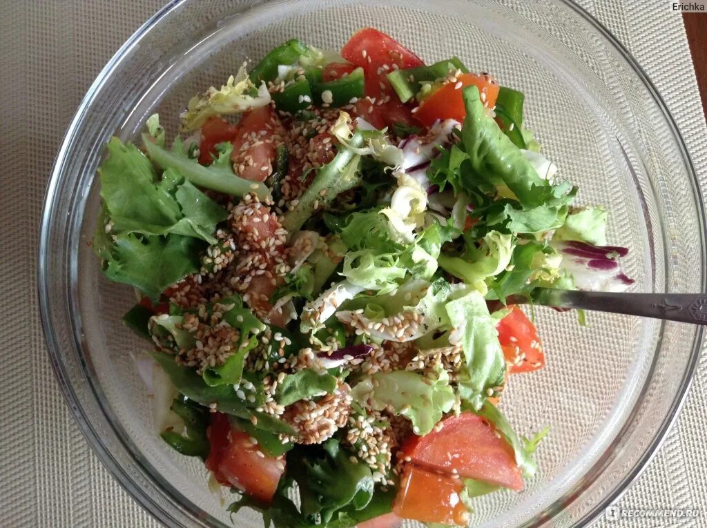 Салат со смесью салатов. Салат из зелени и кунжутного семени. Смесь для салата из семечек. Смесь семян для салатов. Салат со смесью салатов.