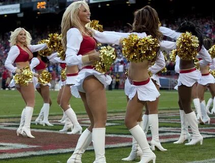 Slideshow nfl cheerleader caught on film showing pussy.