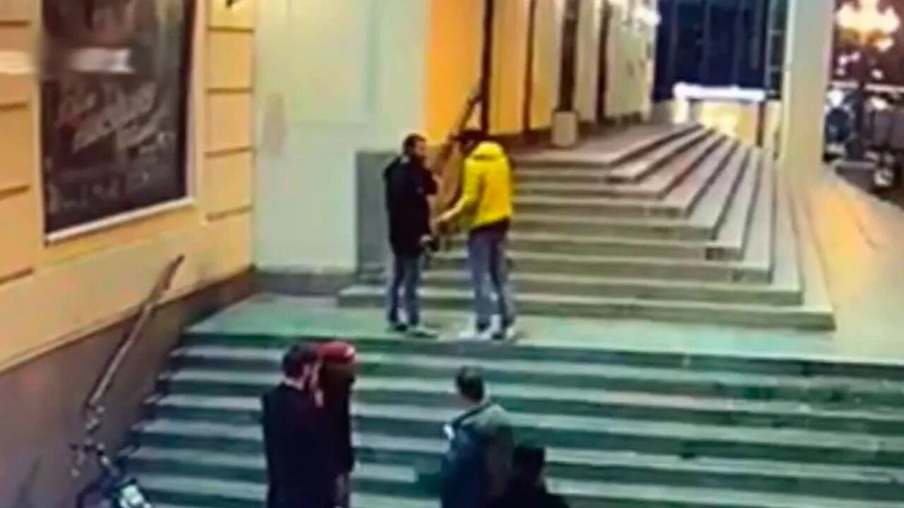 В центре москвы задержали. В центре москвы задержали