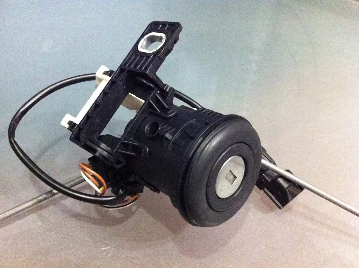 личинка замка крышки багажника. личинка замка багажника фольксваген гольф 4. личинка багажника ланос артикул. личинка замка багажника дастер 2017. замок крышки багажника chevrolet lanos артикул.