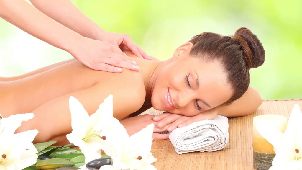 Мир красоты и спа. Мир красоты и спа. Девушка в спа салоне. Массаж. Кобидо японский массаж лица.