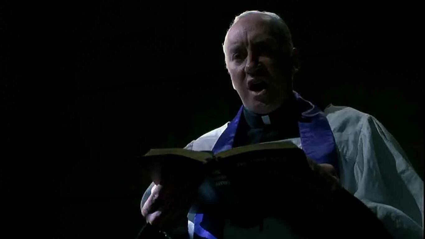 Экзорцист папы 2023 смотреть онлайн. Изгоняющий дьявола 3 1990. Киото синий экзорцист. Савинков экзорцист 3. Манга синий экзорцист 129.