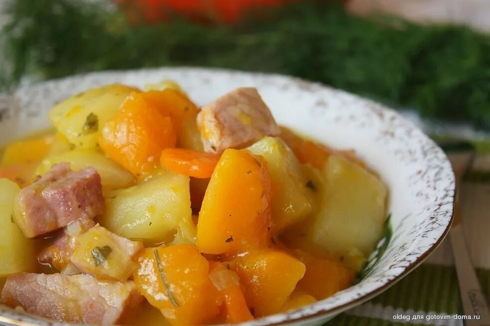 Картошка с тыквой. Рагу из тыквы. тыква с картошкой. картофель тушеный с тыквой. рагу с тыквой и картошкой.