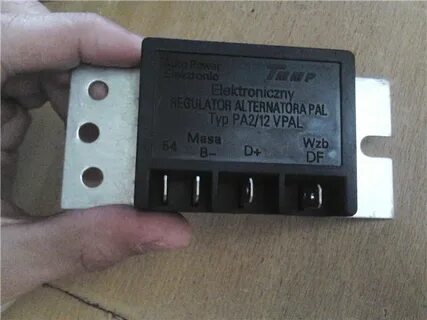 Реле регулятор напряжения 12