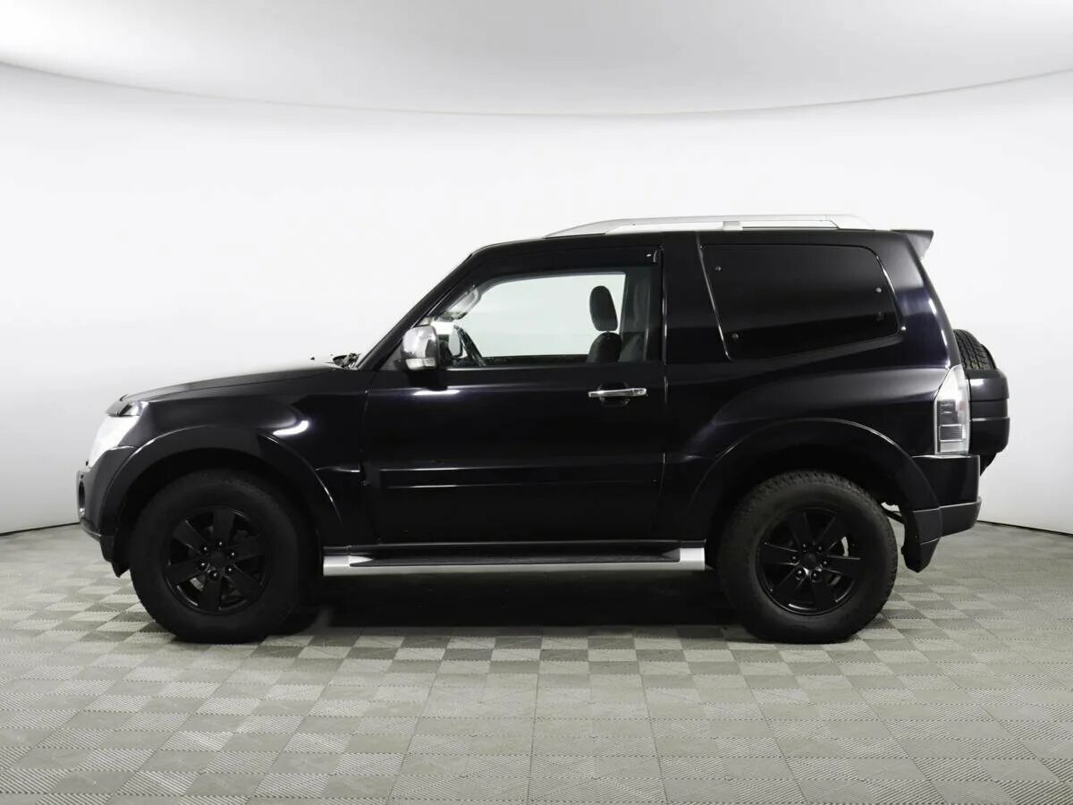 Мицубиси 3 двери. Mitsubishi Pajero 3 Door Tuning. Mitsubishi Pajero 3 дверный. Паджеро 4 3 дверный. Митсубиси Паджеро 4 трёхдверный.