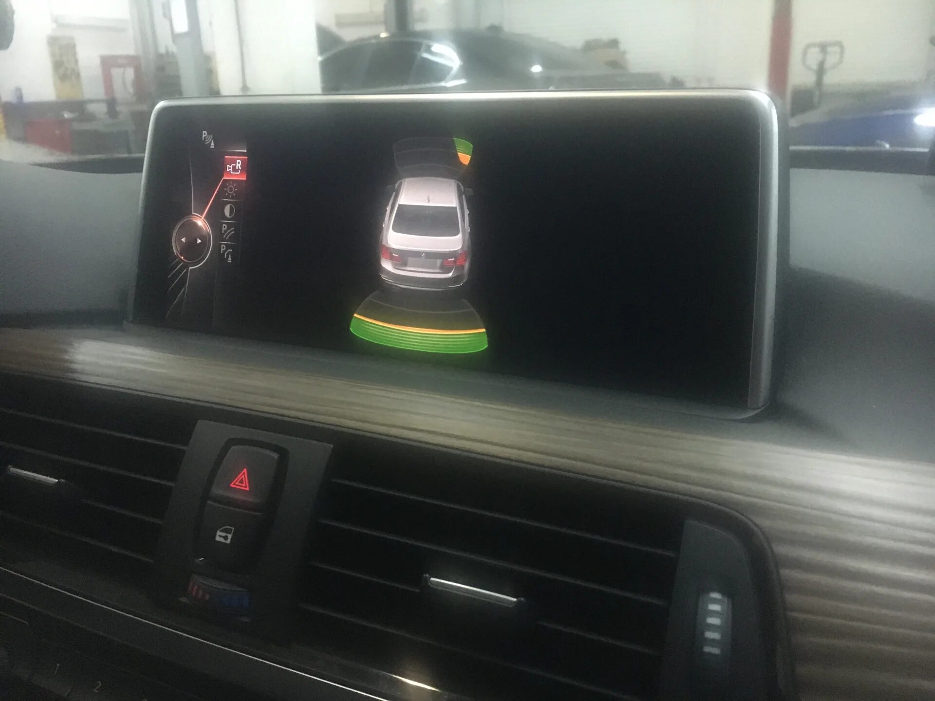 Nbt led. Nbt от f15 в f30. экран от nbt в e60. камера на мониторе nbt. подключение nbt на столе.
