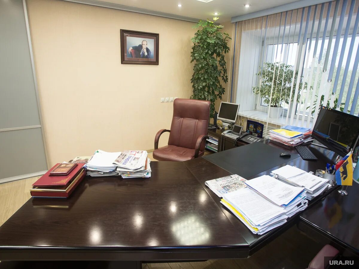 Рабочее место госслужащего. Офис в индии. Березина марина николаевна. Порядок на рабочем месте. Кабинет президента россии.