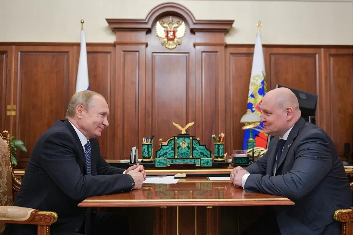 Губернатор севастополя развожаев. Губернатор севастополя михаил развожаев. губернатор севастополя развожаев михаил и путин. михаил развожаев и путин. евстратиков михаил поликарпович.