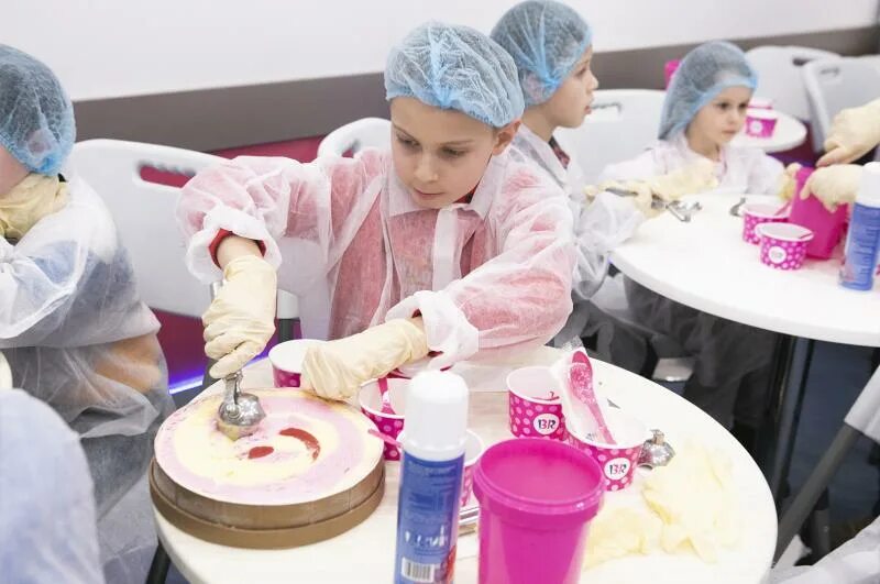 Фабрика мороженого великий новгород экскурсия. Фабрика чистая линия мороженое экскурсия. Колибри фабрика мороженого экскурсия. Фабрика мороженого киров экскурсия. Экскурсия на фабрику баскин роббинс в москве.