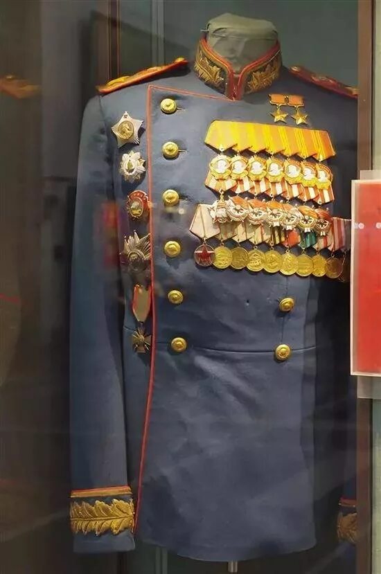 парадный мундир маршала. маршал парадный. парадный мундир маршала ссср. маршал парадный. парадный китель генерала армии рф.