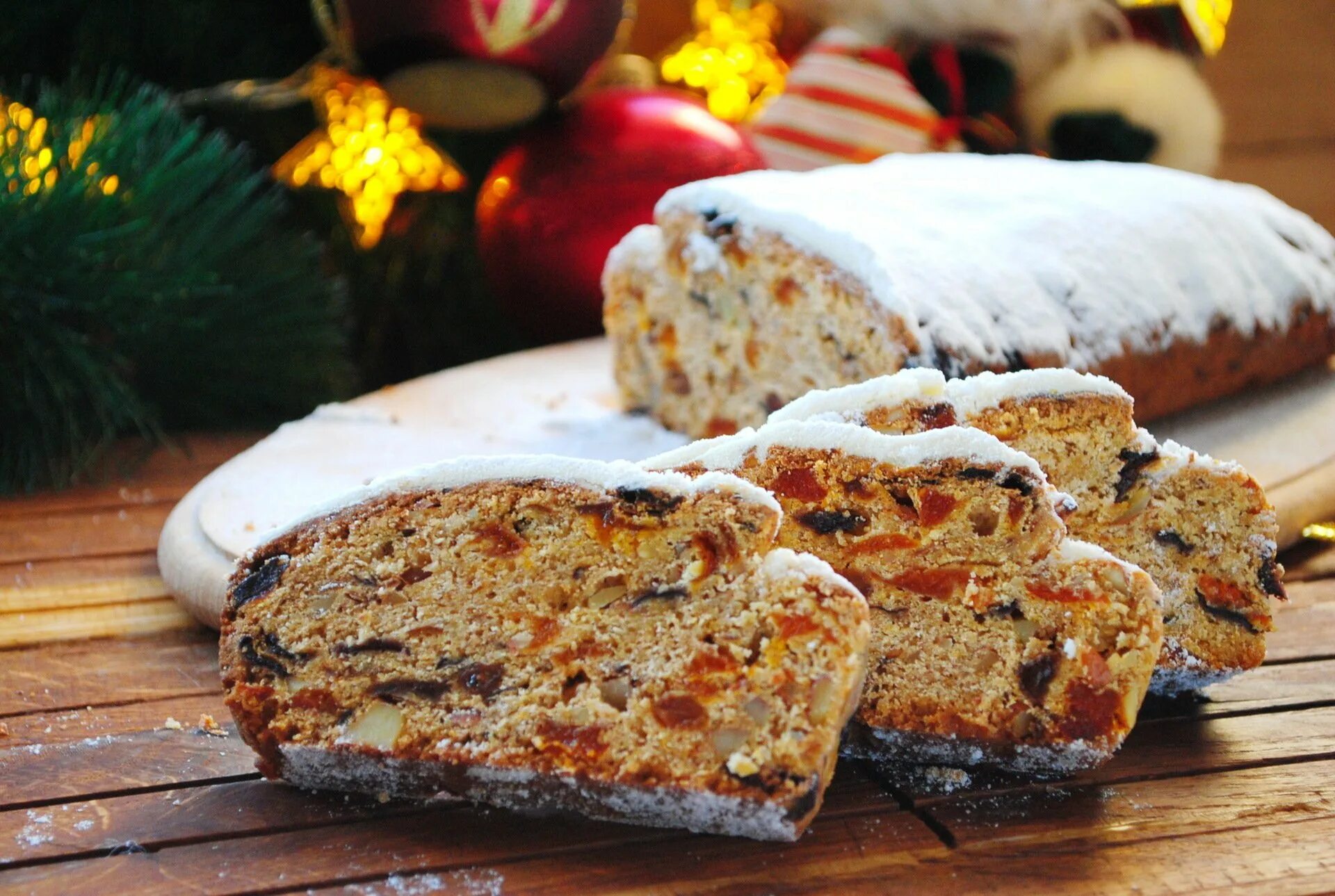 Рождественский пирог штоллен. Дрезденский штоллен рецепт классический. Пасхальный штоллен. Штоллен творожный рождественский. Дрезденский рождественский кекс штоллен.