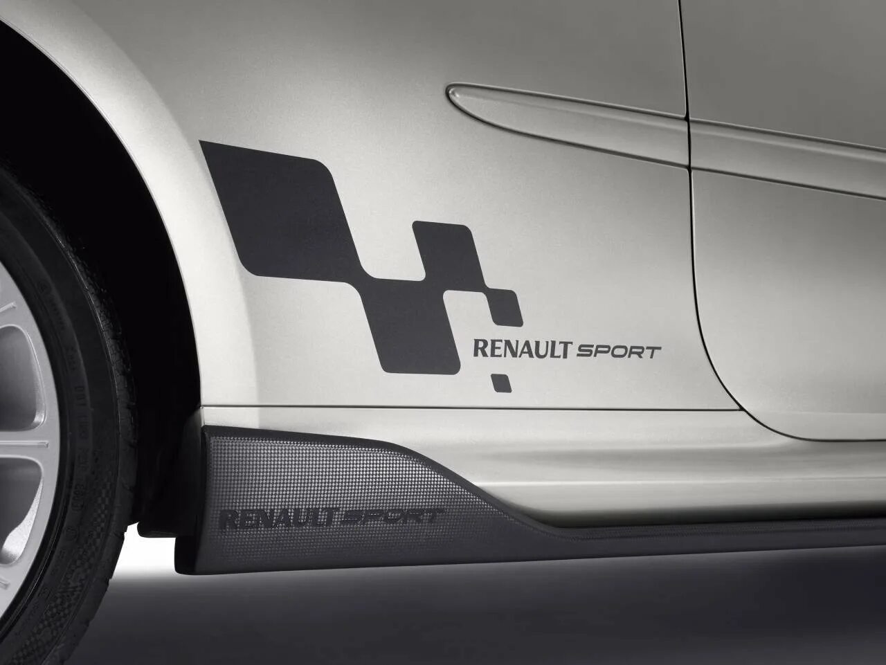 Renault Sport наклейся. Стикер Renault Sport. Renault Sport винил. Renault наклейка. Купить наклейку рено