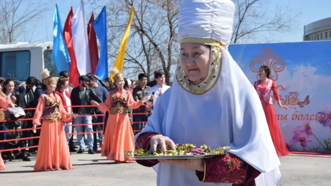 Сколько дней отдыхает казахстан на наурыз 2024. Шашу казахская традиция. Шашу фото. Шашу дети. Шашу картинка для детей.