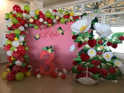 Для украшения магазина купили 55 воздушных