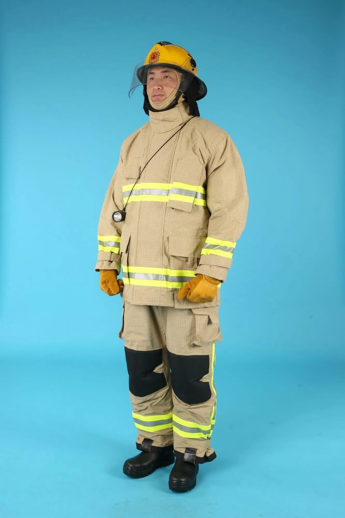 Как выглядит пожарник. Боевка МЧС. Форма пожарного. Современный костюм пожарного. Униформа пожарника.