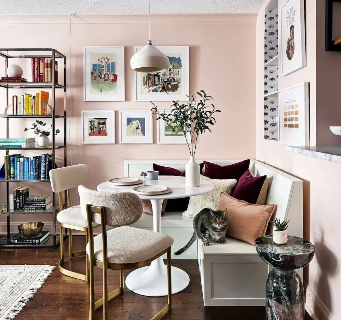 Красивые модные комнаты. Интерьер квартиры для молодой девушки. Интерьер квартиры 35 кв. Дизайн однокомнатной квартиры для молодой девушки. Стильная комната.