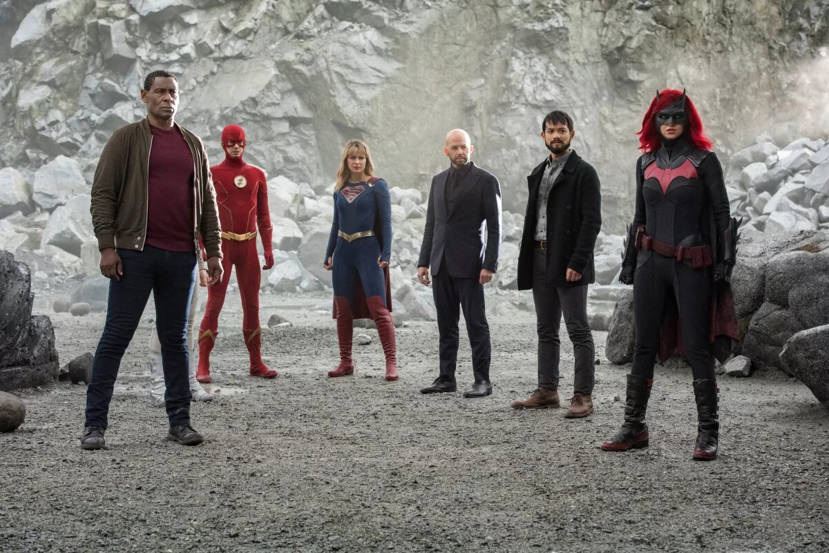 Токийские мстители. Токийские мстители фортнайт. Т. Команда мстители эра альтрона мультсериал. Crisis on infinite earths.