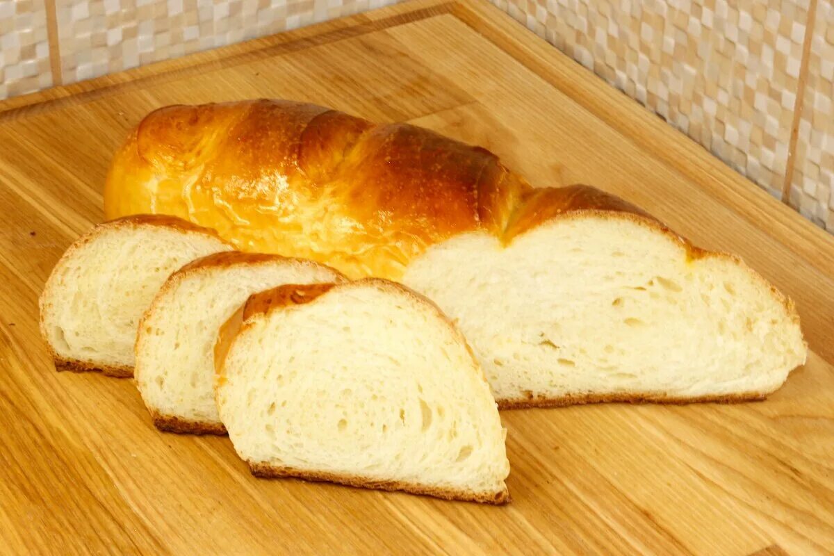 Домашний хлеб батоны. Домашний хлеб батоны. Батон нарезной. Домашний хлеб батоны. Домашний хлеб батон.