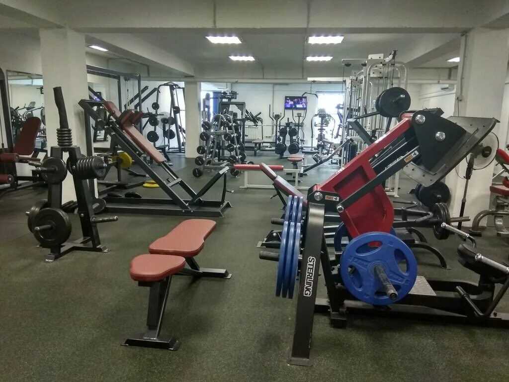 Прогресс зал. Прогресс зал. Прогресс зал. Фитнес зал прогресс киров. Тренажёрный зал прогресс бийск.