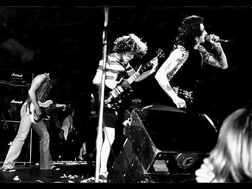 Ac dc love. Ac dc love. Ac dc love. Солист группы эйси диси. Ac dc stiff upper lip обложка.