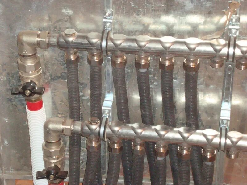 Коллекторная группа латунная для радиаторного отопления и теплых полов