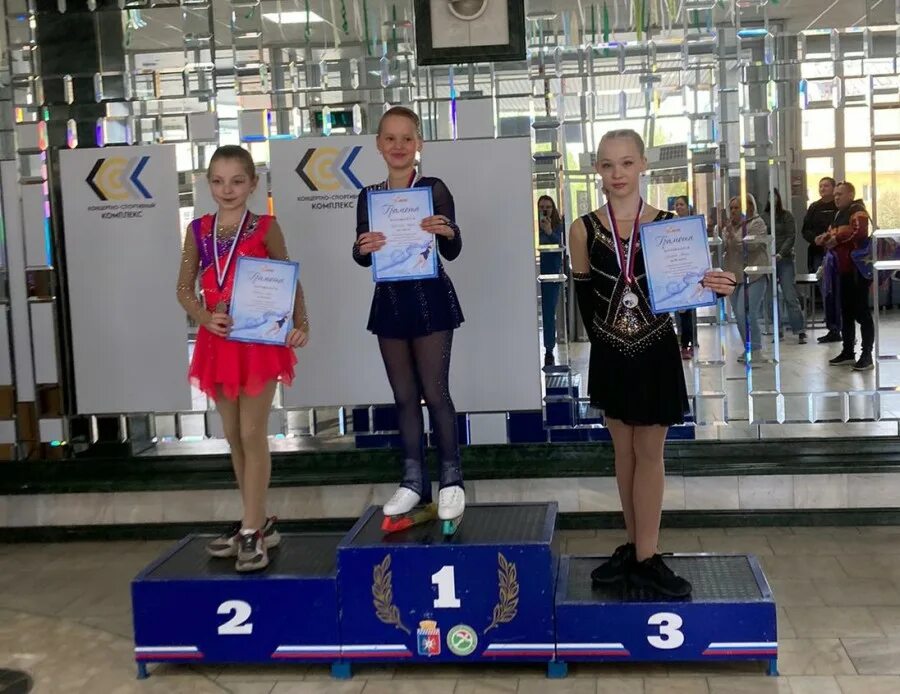 Дюсш 19 детский стадион. Сш 19 детский стадион. Сш 19 детский стадион. Алмазова детский стадион. Сш 19 екатеринбург детский стадион.