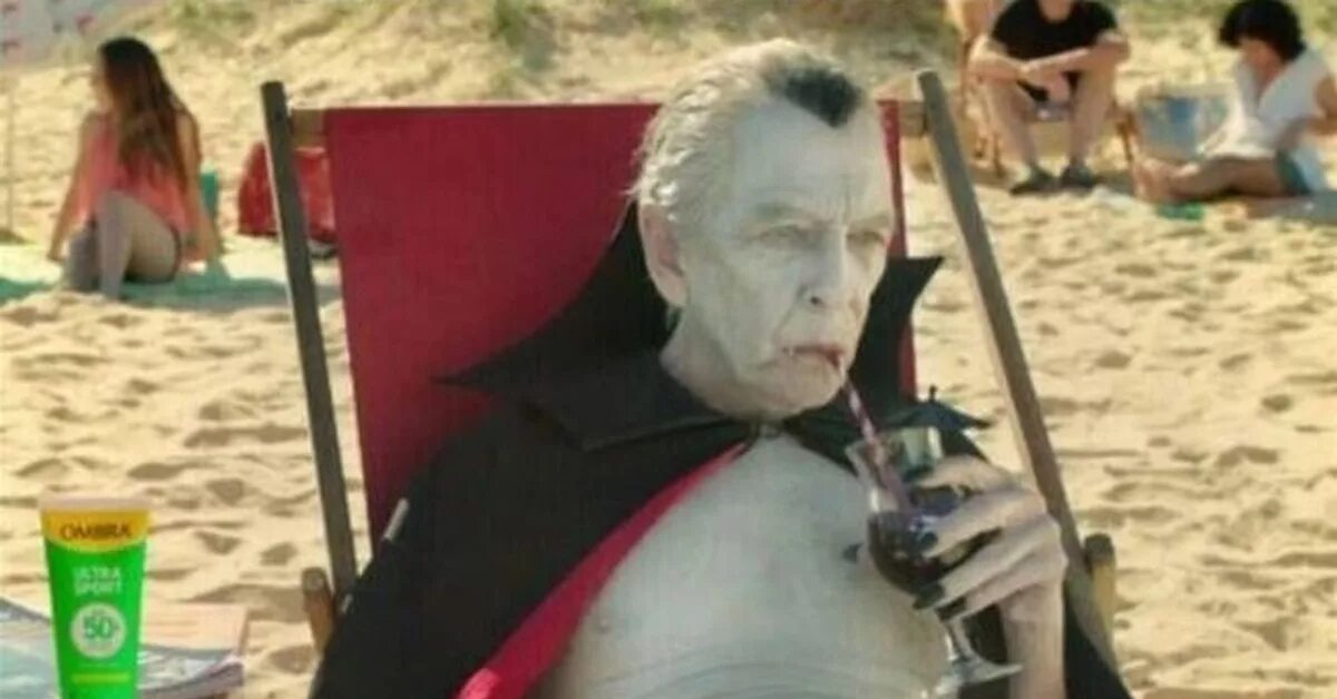 Когда наконец приехал на море. Бабушка на море. Наконец то дождалась отпуска. Предсказания для печенья с предсказаниями с юмором. Наконец выбрались.