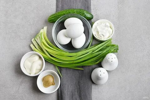 Вареное яйцо зеленый лук кефире