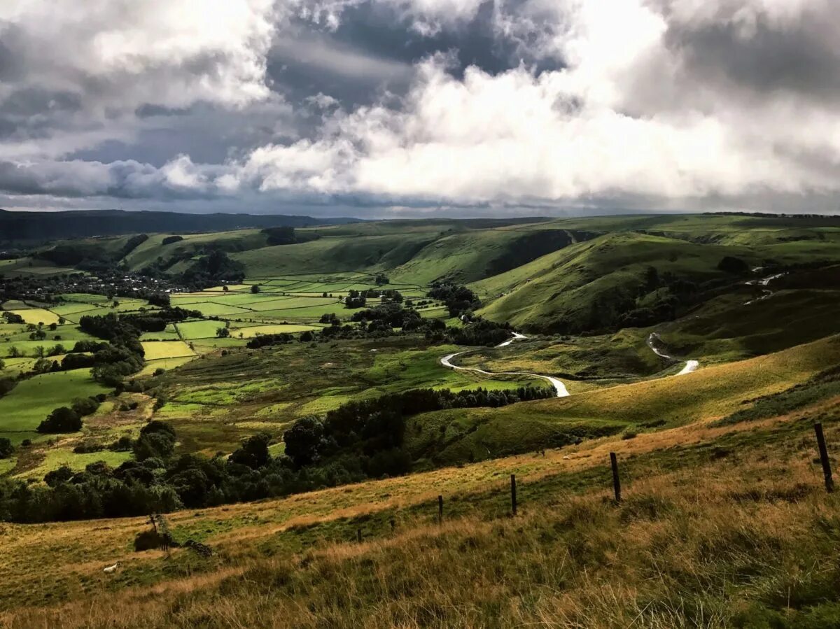 Countryside гайд. Предложения с countryside. Derbyshire countryside.