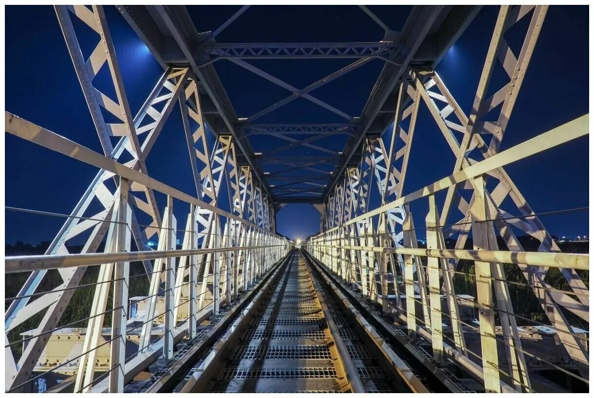 Мокринский мост в чувашии. Мост даньян-куньшаньский виадук. Millennium bridge казань. 1937 — в сан-франциско торжественно открылся мост «золотые ворота». Форт-бридж эдинбург.