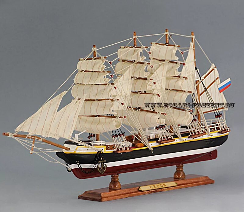 Модель парусного корабля фрегат надежда. Модели парусных кораблей. Макет парусного корабля. Корабль zeven provincien. Испанский корабль сантисима тринидад.