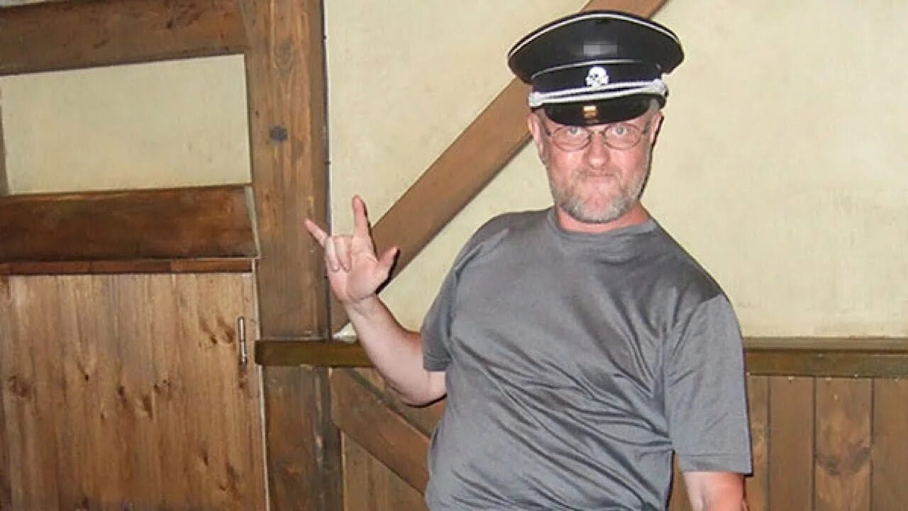 Где работает пучков. Дмитрий пучков гоблин в молодости. гоблин пучков в молодости. дмитрий гоблин в молодости. дмитрий пучков гоблин молодой.