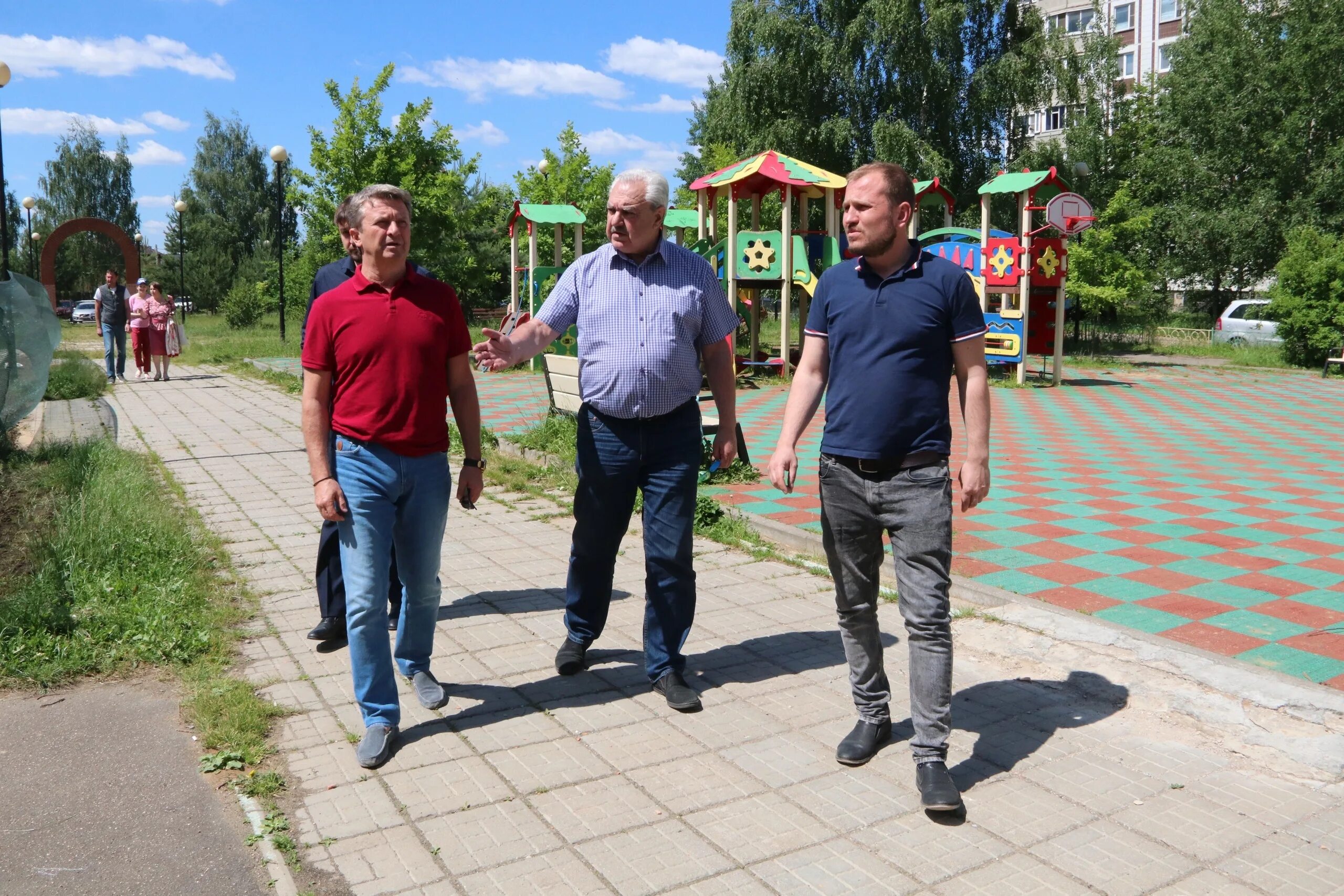 Краснознаменск московская область сайт новости. Новости Краснознаменска Московской области. Новости Краснознаменска. Мэр Краснознаменска с волонтёрами.